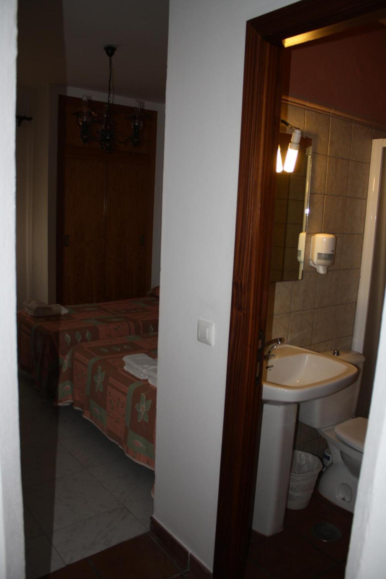 Hostal Torre De Guzman Conil De La Frontera Buitenkant foto